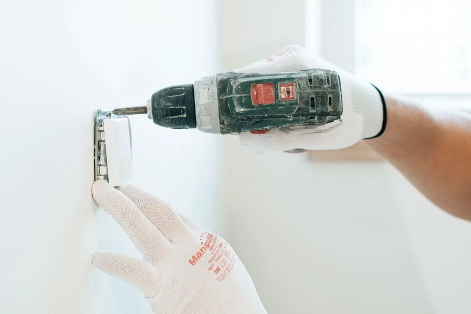 Küchenmontage mit ausgerichteten Schränken nach freigegebenem Plan